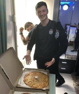 LOL S15总决赛瑞士轮首日对决 HLE迎战AL